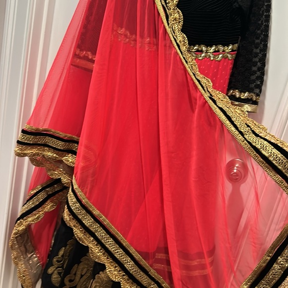 Black and hot pink  Anarkali with dupatta. - Picture 4 of 8